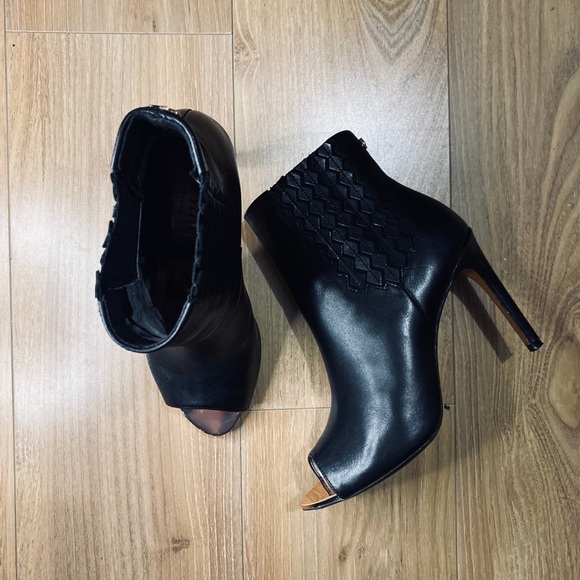 Ted Baker London Heels - Picture 3 of 8